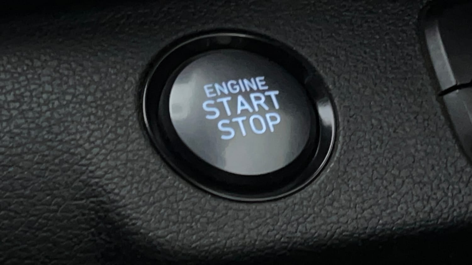Used 2020 Hyundai Venue SX Plus 1.0 Turbo DCT Petrol Automatic top_features Keyless start