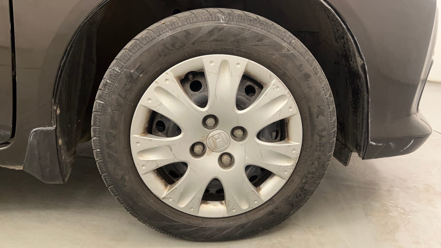 Used 2018 Honda Amaze 1.2 S i-VTEC Opt Petrol Manual tyres RIGHT FRONT TYRE RIM VIEW