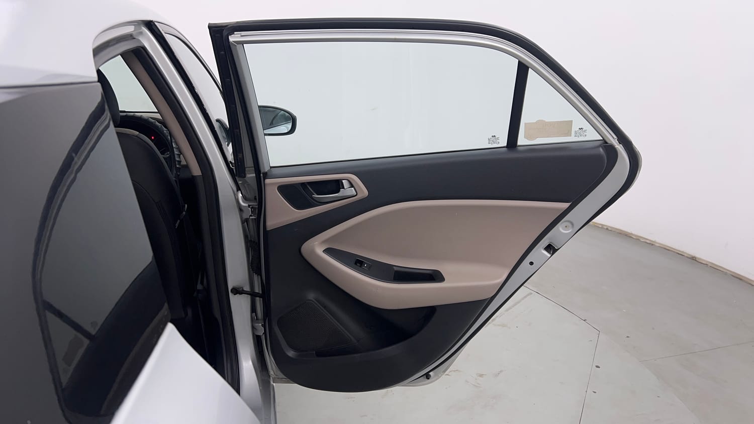 Used 2016 Hyundai Elite i20 Sportz 1.2 Petrol Manual interior RIGHT REAR DOOR OPEN VIEW