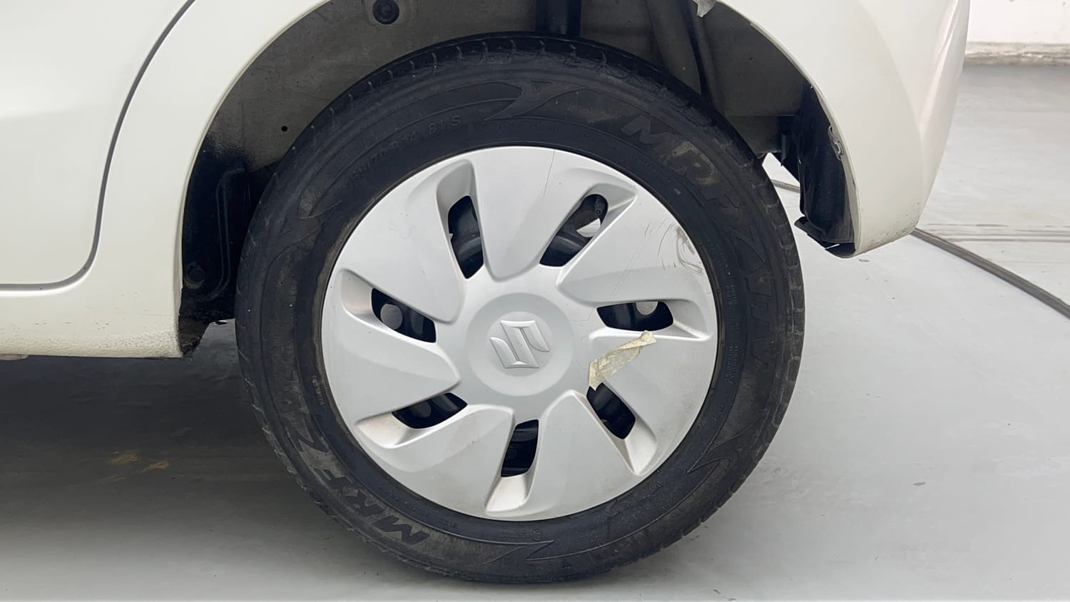 Used 2015 Maruti Suzuki Celerio VXi AMT Petrol Automatic tyres LEFT REAR TYRE RIM VIEW