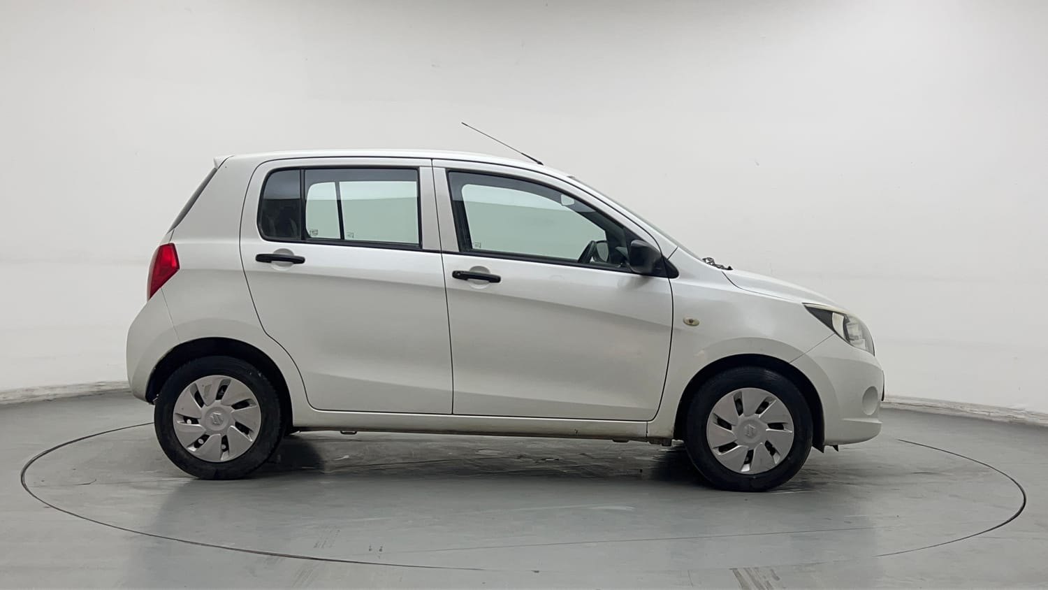 Used 2015 Maruti Suzuki Celerio VXi AMT Petrol Automatic exterior RIGHT SIDE VIEW