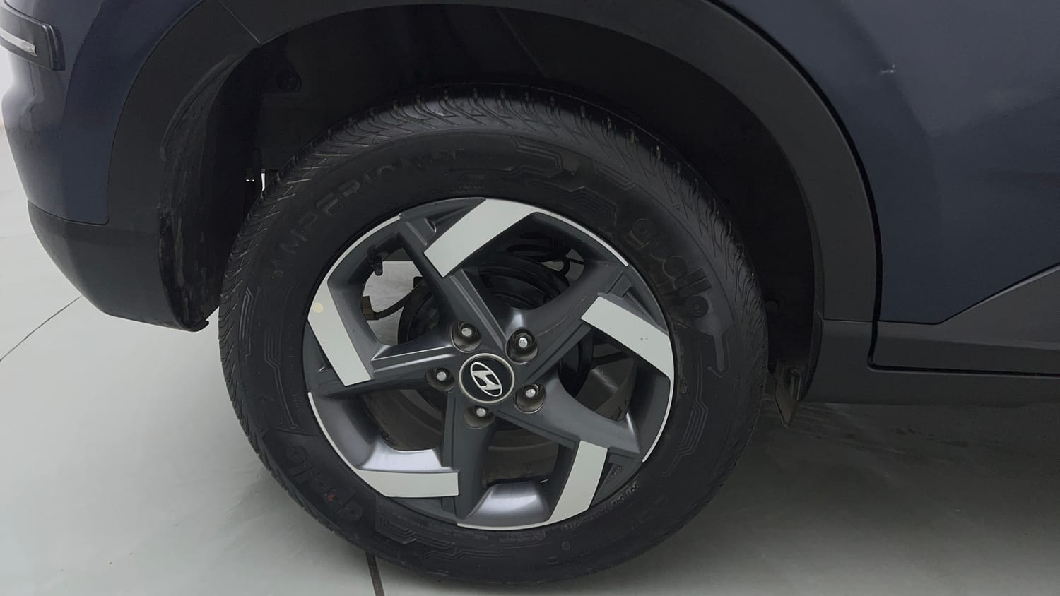Used 2020 Hyundai Venue SX Plus 1.0 Turbo DCT Petrol Automatic tyres RIGHT REAR TYRE RIM VIEW