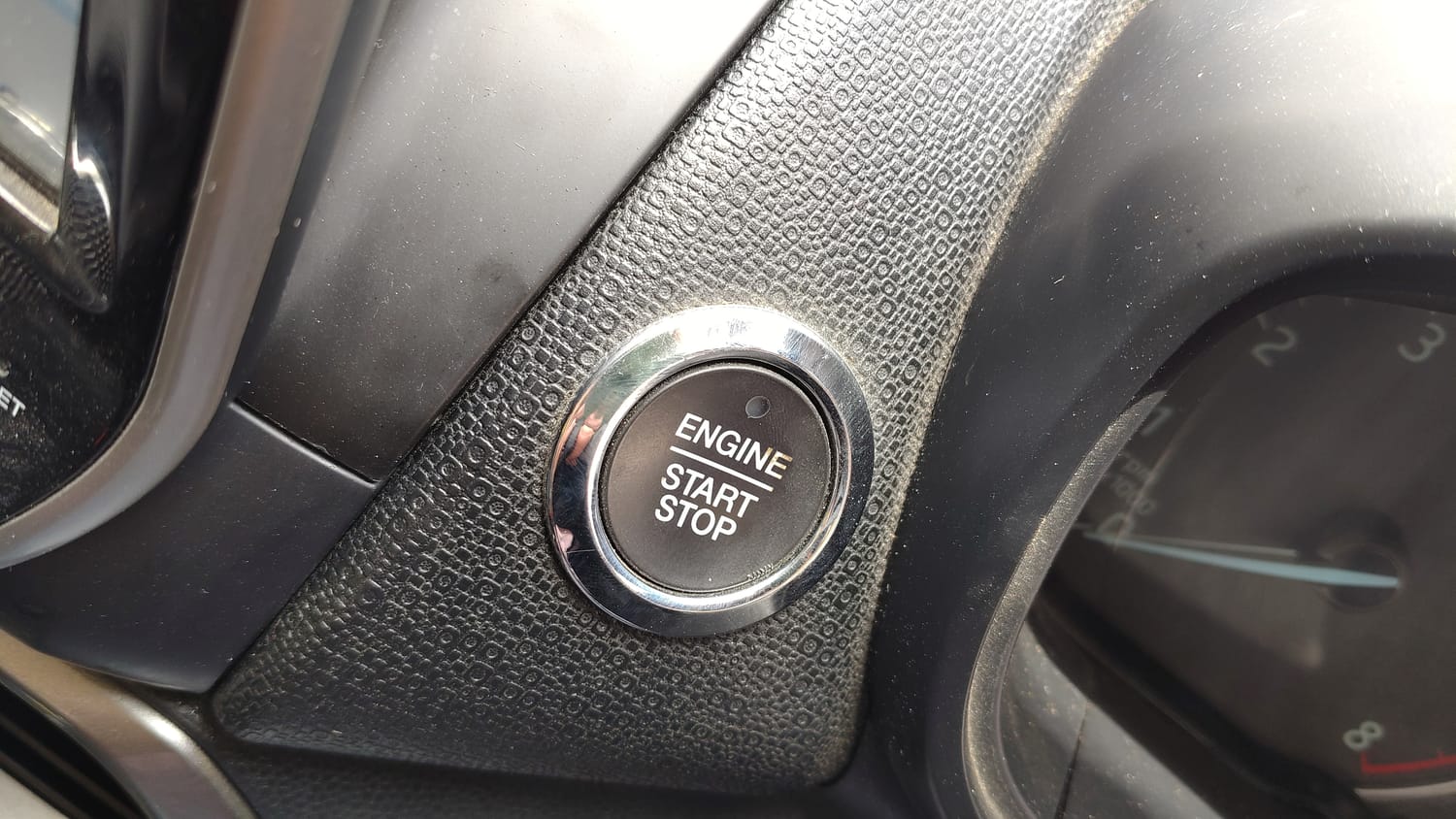 Used 2019 Ford EcoSport Titanium + 1.5L Ti-VCT AT Petrol Automatic top_features Keyless start