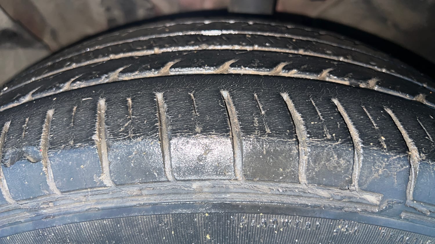 Used 2020 Kia Seltos HTX IVT 1.5 Petrol Automatic tyres LEFT FRONT TYRE TREAD VIEW