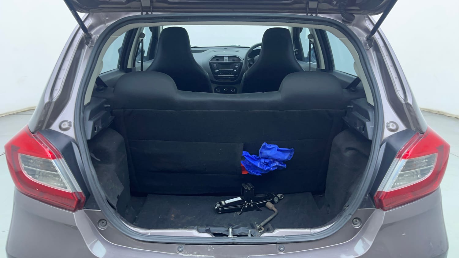 Used 2018 Tata Tiago Revotron XT Petrol Manual interior DICKY INSIDE VIEW