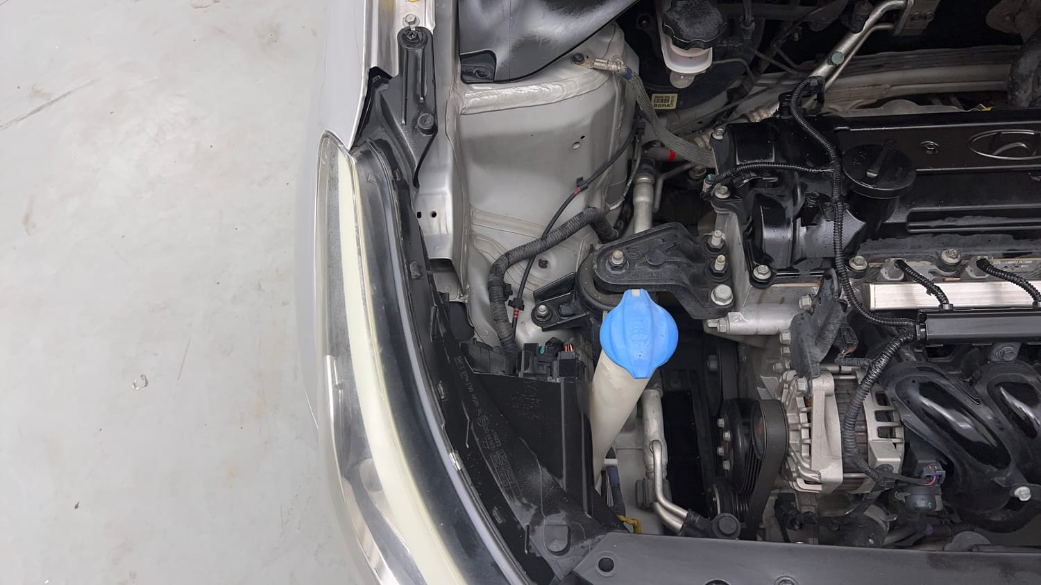 Used 2016 Hyundai Elite i20 Sportz 1.2 Petrol Manual engine ENGINE RIGHT SIDE VIEW