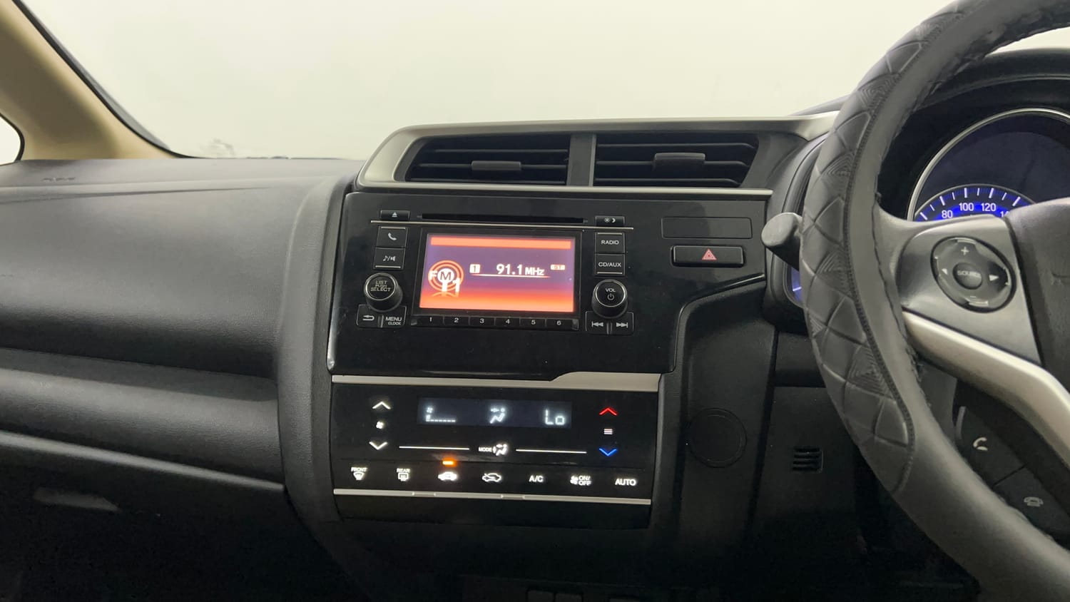 Used 2017 Honda Jazz V AT Petrol Petrol Automatic interior MUSIC SYSTEM & AC CONTROL VIEW