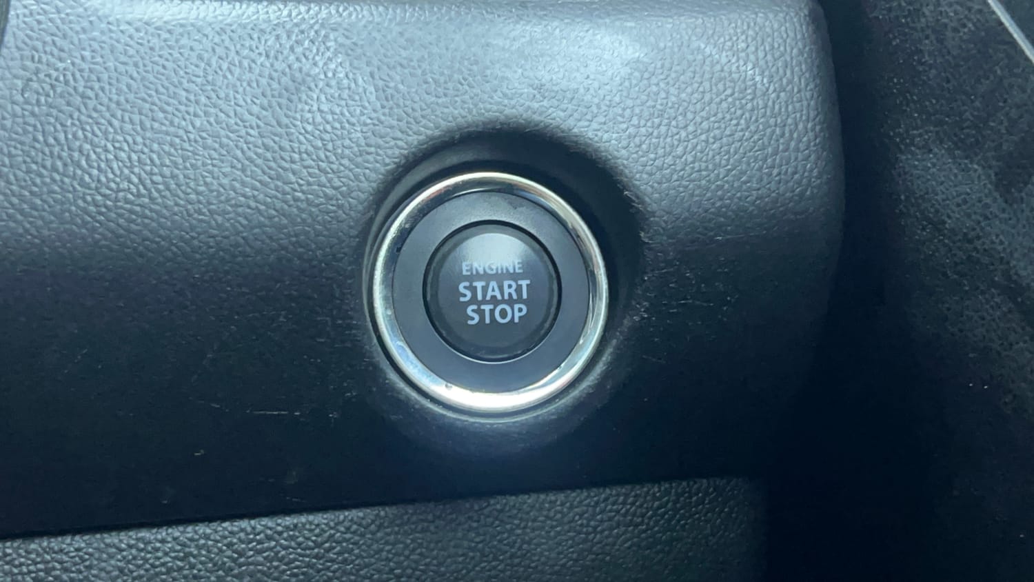 Used 2018 Maruti Suzuki Swift ZXi AMT Petrol Automatic top_features Keyless start