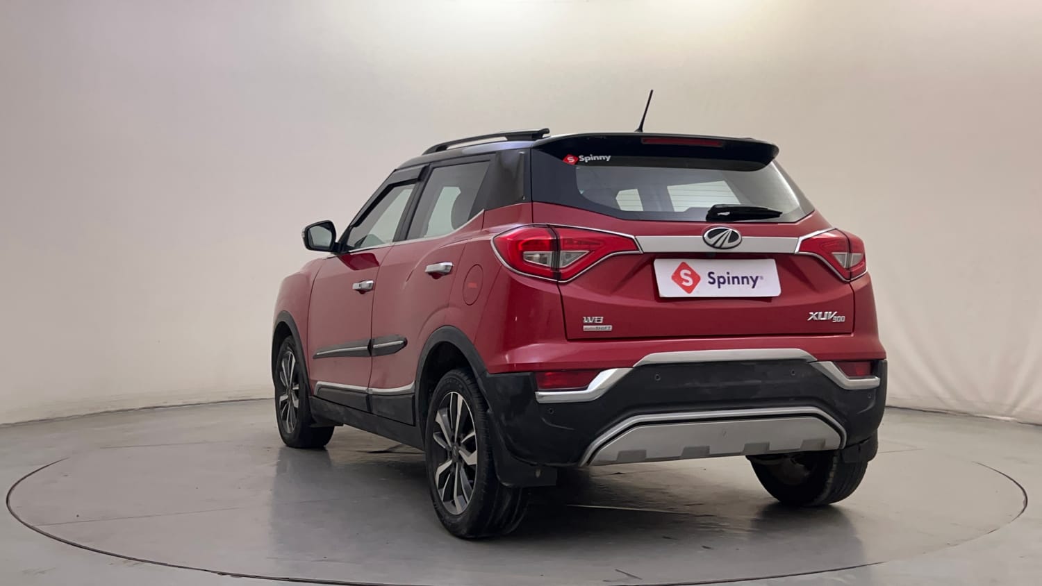 Used 2021 Mahindra XUV 300 W8 (O) 1.5 Diesel AMT Dual Tone Diesel Automatic exterior LEFT REAR CORNER VIEW