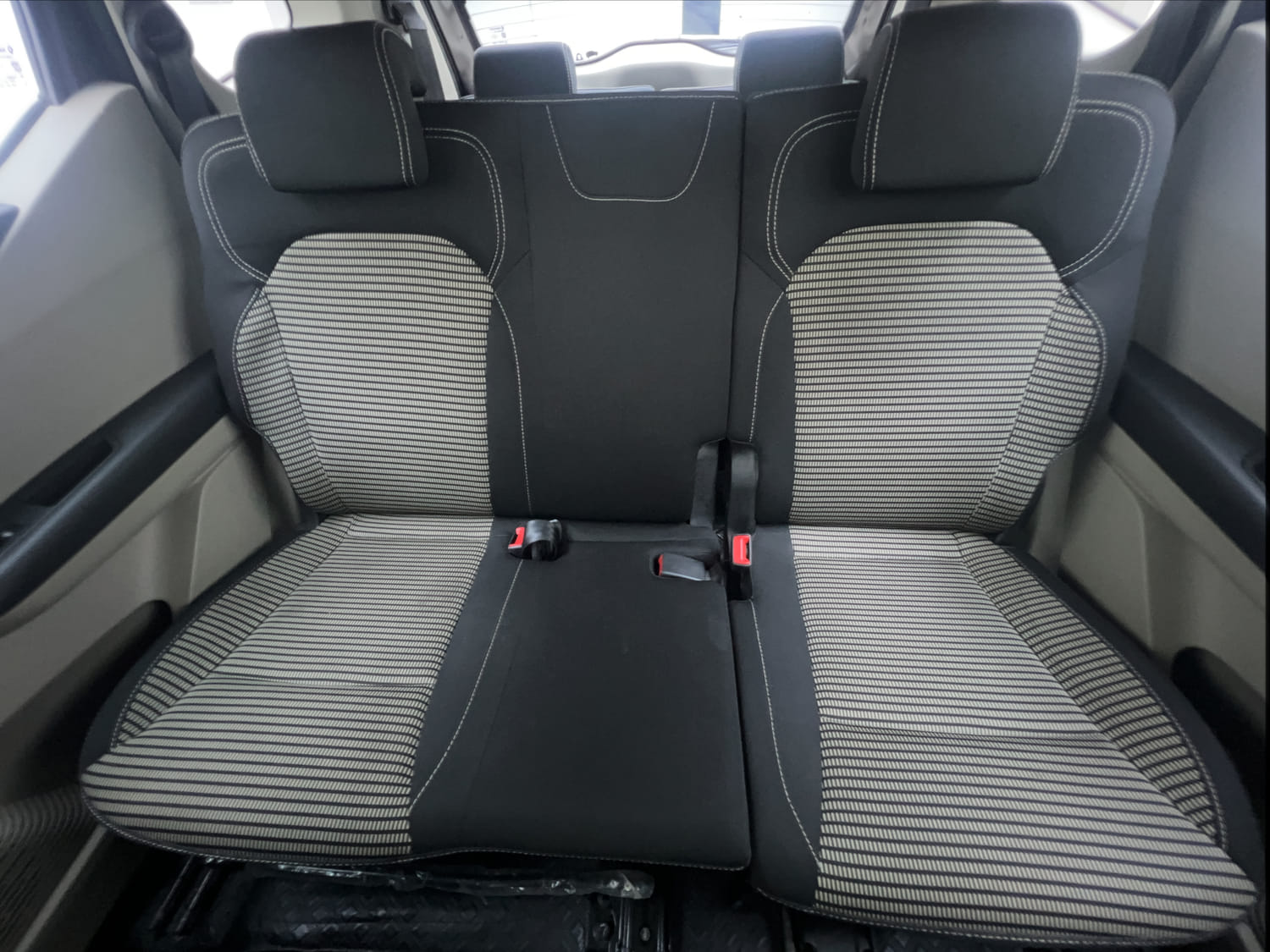 Used 2024 Renault Triber RXZ EASY-R AMT Petrol Automatic interior REAR SEAT CONDITION VIEW