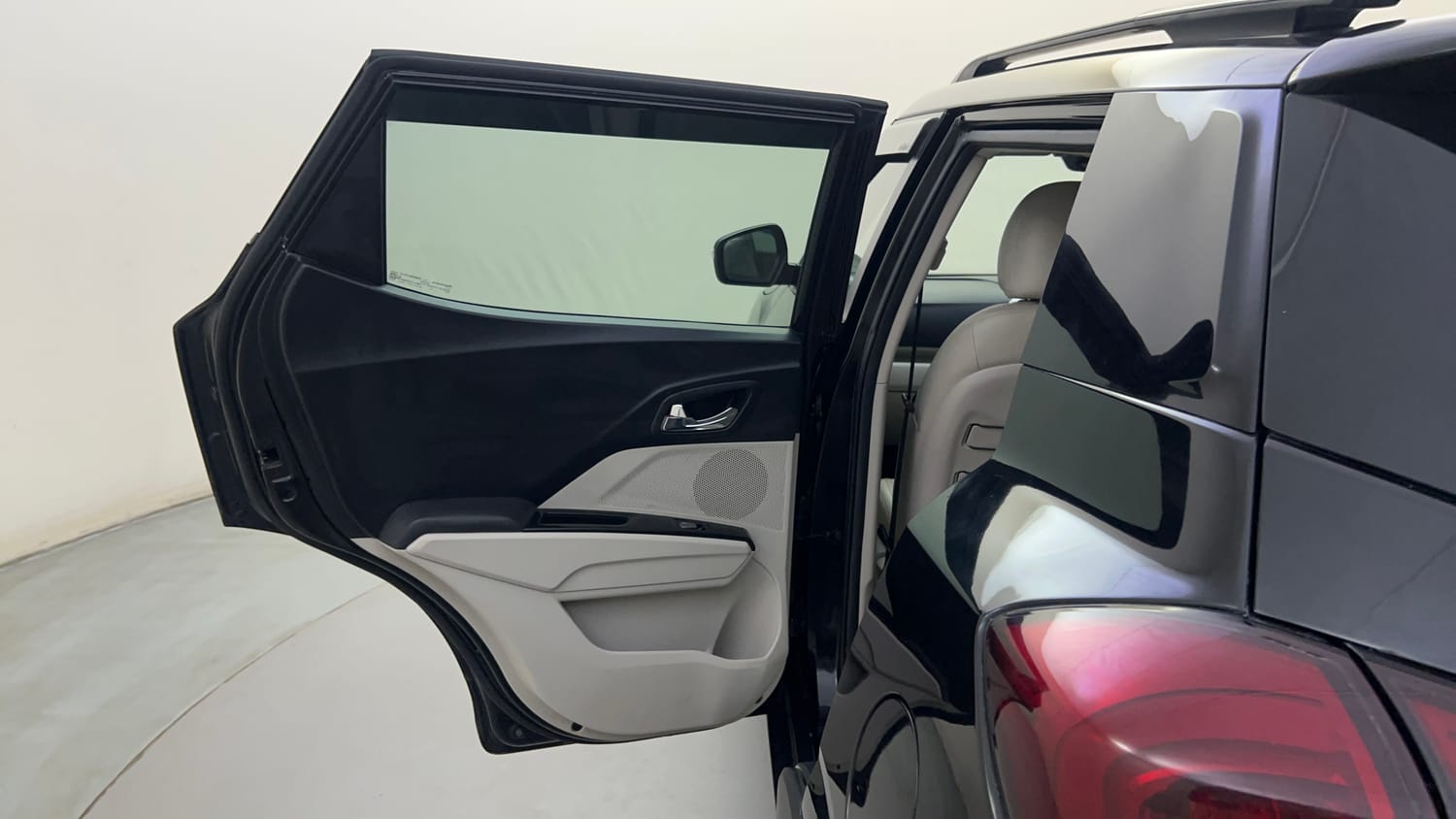 Used 2022 Mahindra XUV 300 W8 (O) 1.2 Petrol Petrol Manual interior LEFT REAR DOOR OPEN VIEW