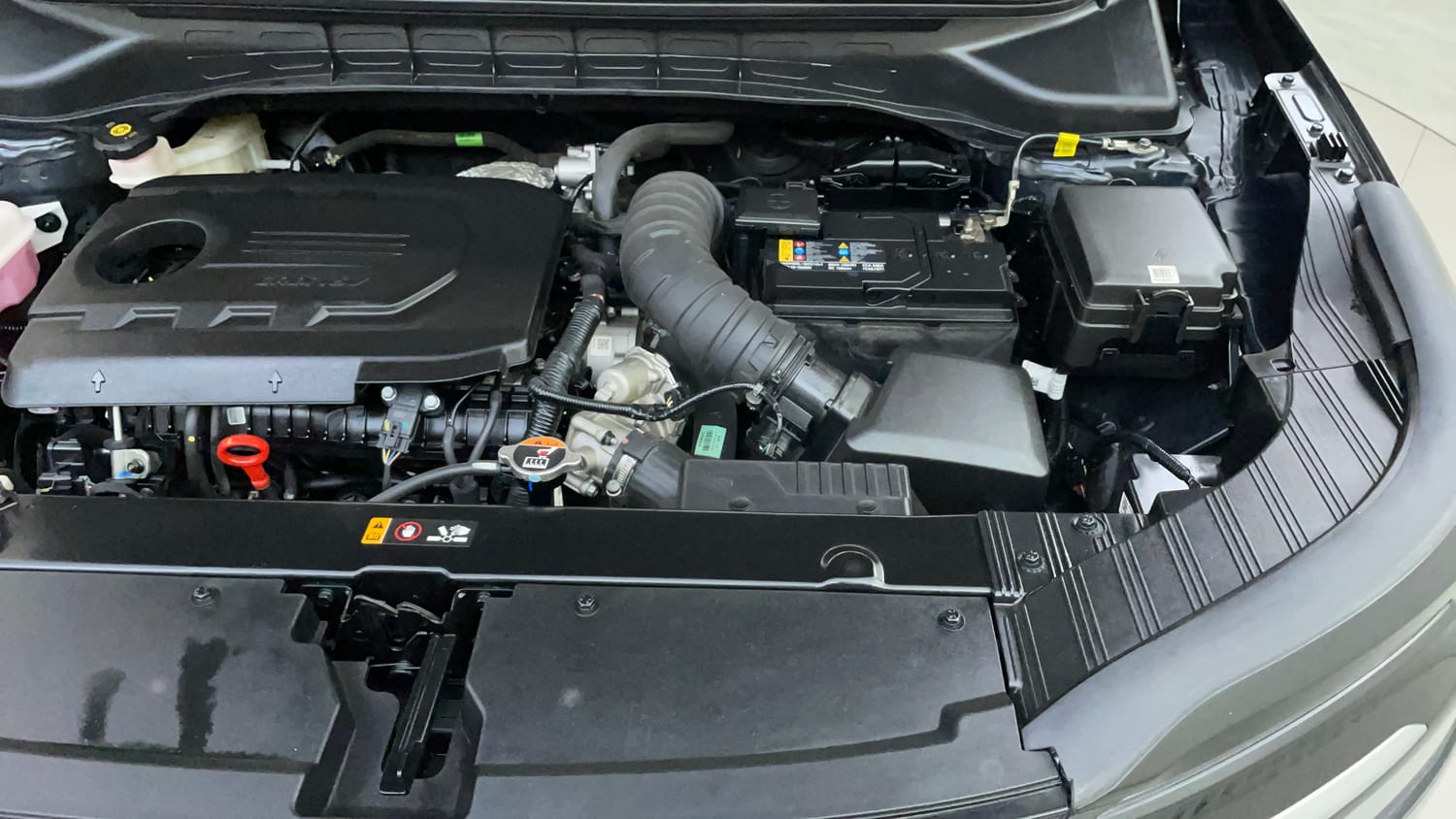 Used 2024 Kia Carens X Line 1.5 Diesel AT 6 STR Diesel Automatic engine ENGINE LEFT SIDE VIEW