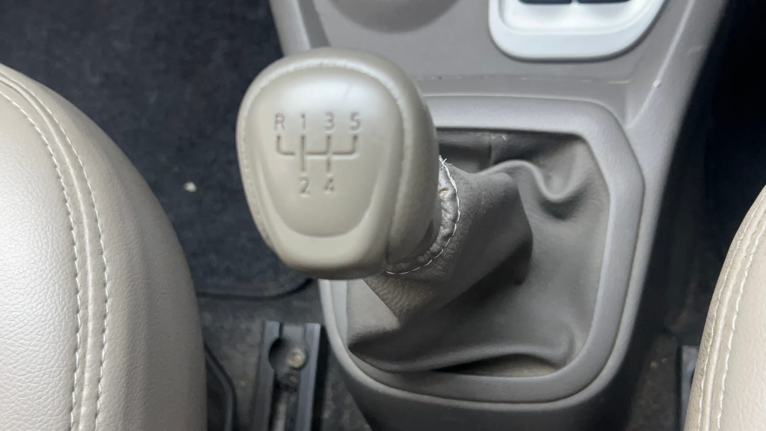 Used 2017 Datsun Redi-GO S Petrol Manual interior GEAR  KNOB VIEW