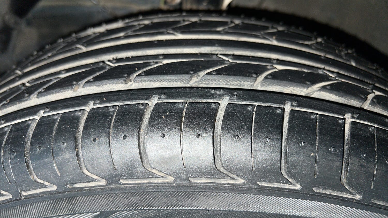 Used 2019 Maruti Suzuki XL6 Alpha MT Petrol Petrol Manual tyres LEFT FRONT TYRE TREAD VIEW