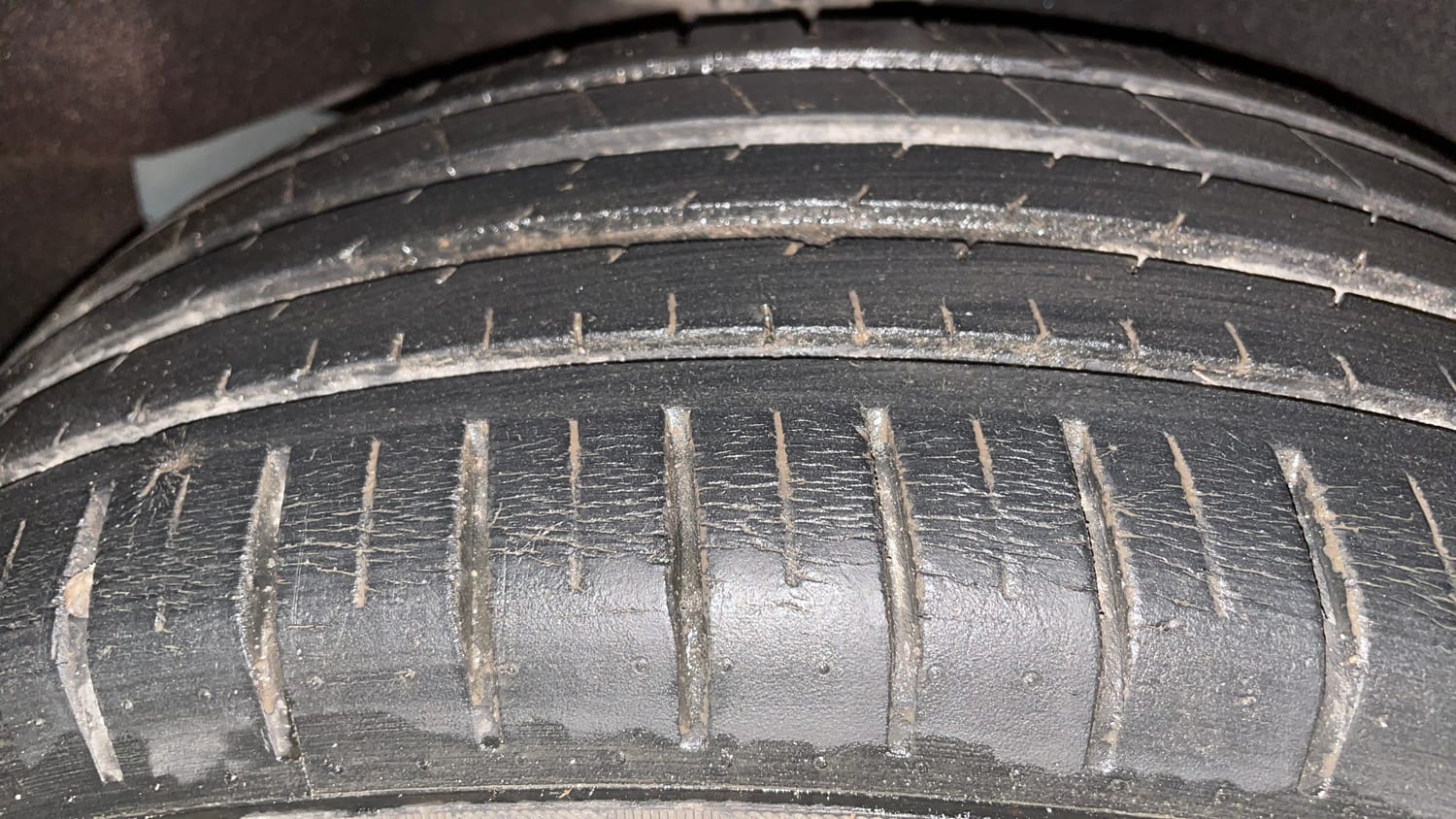 Used 2019 Maruti Suzuki Baleno Zeta Petrol Manual tyres RIGHT REAR TYRE TREAD VIEW