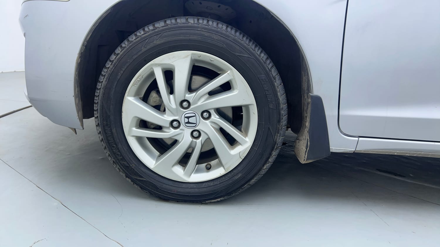 Used 2015 Honda Jazz VX Petrol Petrol Manual tyres LEFT FRONT TYRE RIM VIEW