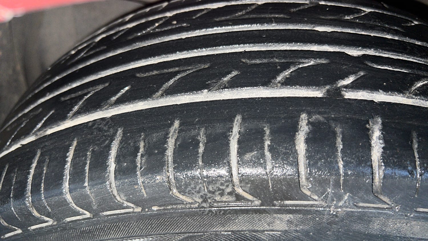 Used 2019 Maruti Suzuki New Ertiga ZXi Petrol Manual tyres LEFT FRONT TYRE TREAD VIEW