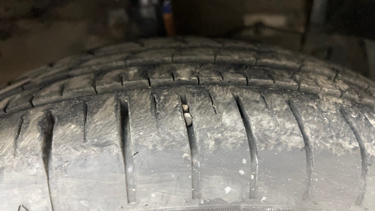 Used 2015 Maruti Suzuki Ciaz ZXi  AT Petrol Automatic tyres RIGHT FRONT TYRE TREAD VIEW