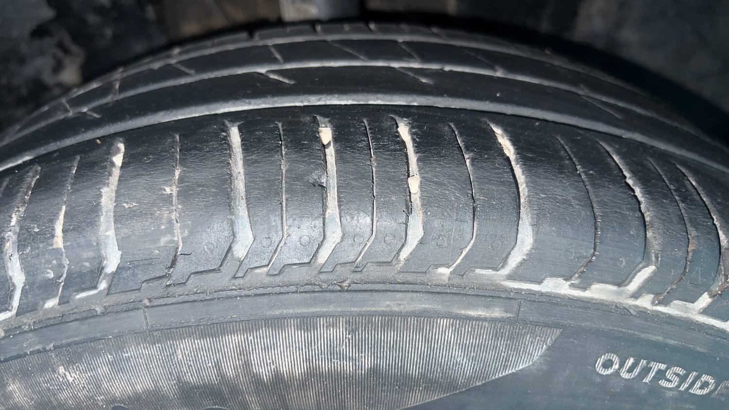 Used 2021 Tata Punch Adventure AMT Petrol Automatic tyres RIGHT FRONT TYRE TREAD VIEW