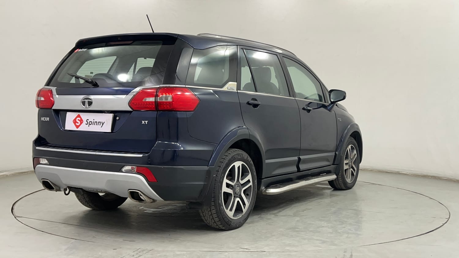 Used 2018 Tata Hexa XT 4x2 7 STR Diesel Manual exterior RIGHT REAR CORNER VIEW