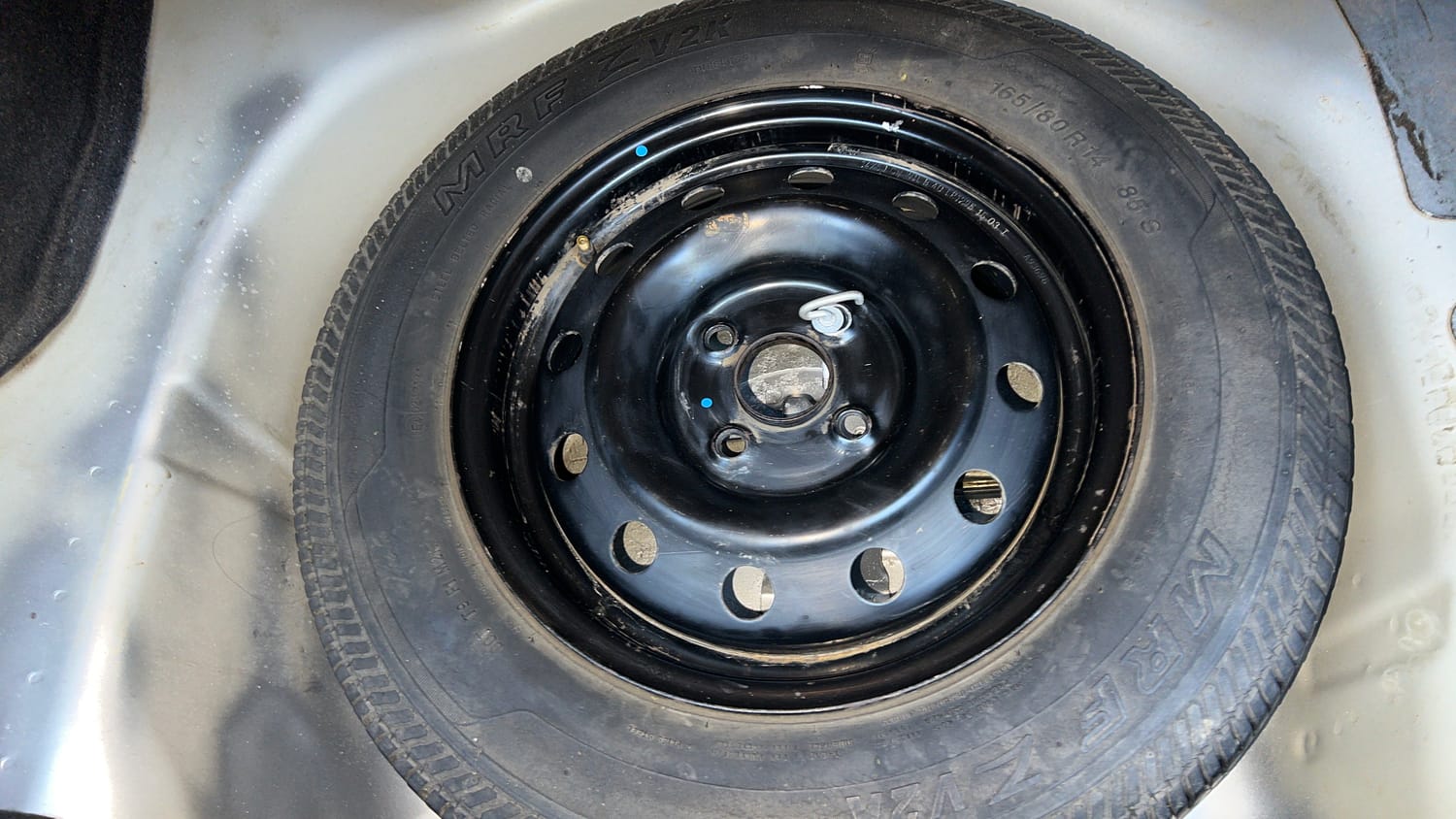 Used 2015 Maruti Suzuki Swift Dzire VXI Petrol Manual tyres SPARE TYRE VIEW
