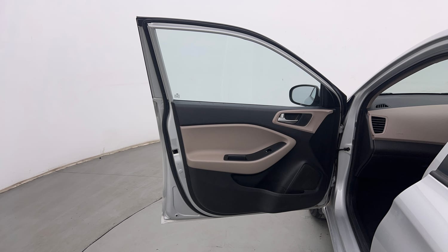 Used 2016 Hyundai Elite i20 Sportz 1.2 Petrol Manual interior LEFT FRONT DOOR OPEN VIEW