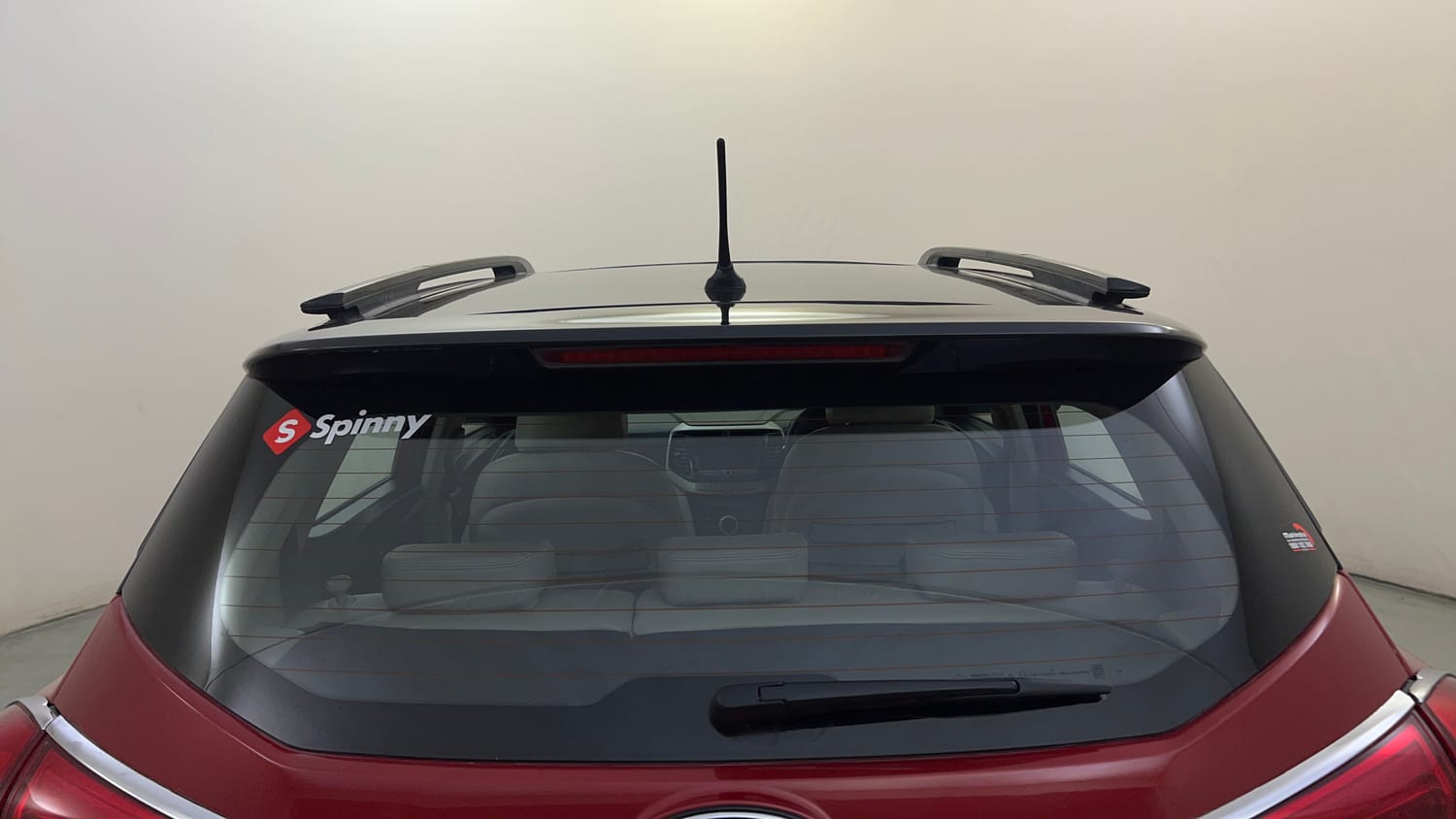 Used 2021 Mahindra XUV 300 W8 (O) 1.5 Diesel AMT Dual Tone Diesel Automatic exterior BACK WINDSHIELD VIEW
