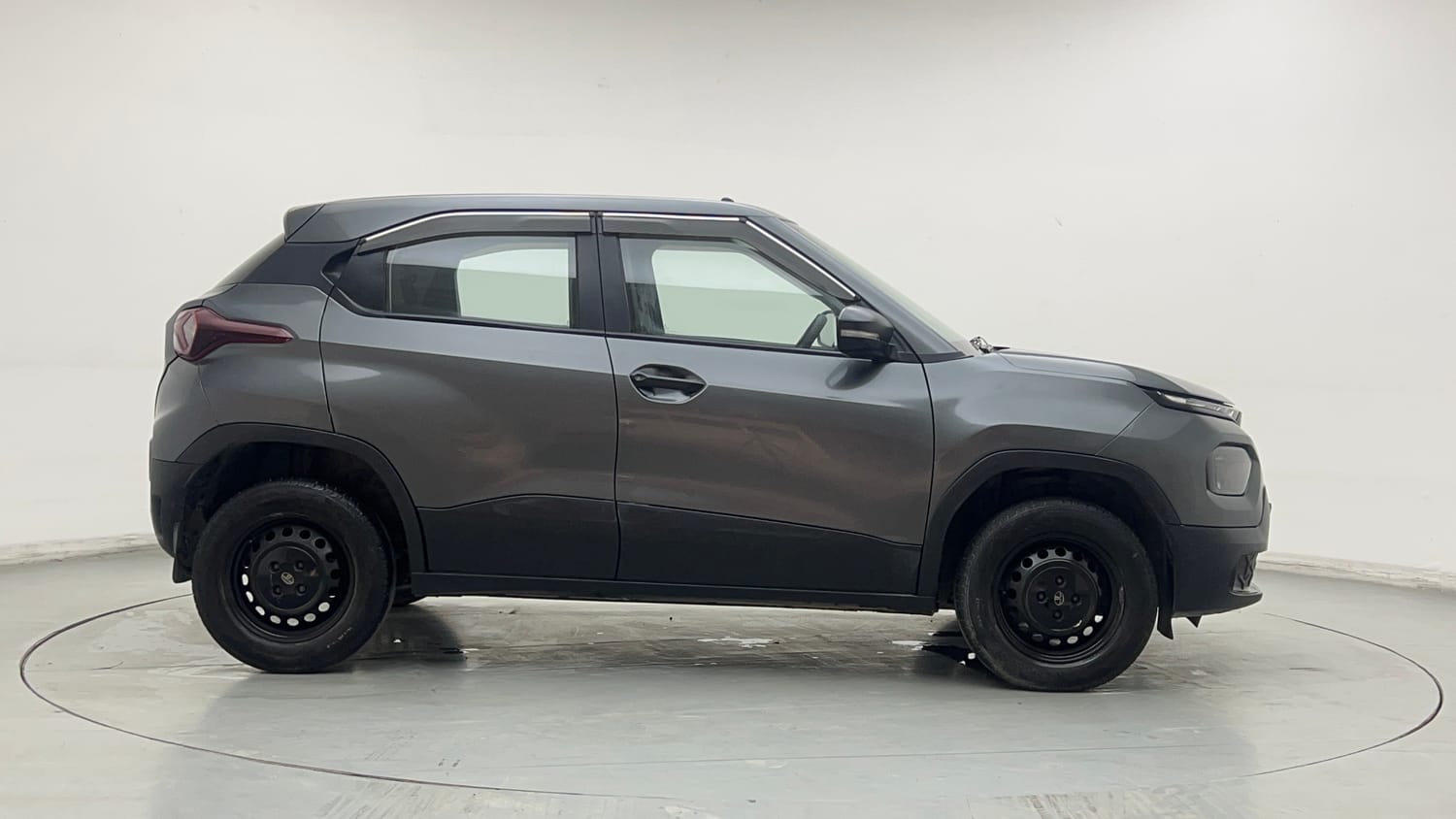Used 2022 Tata Punch Pure MT Petrol Manual exterior RIGHT SIDE VIEW