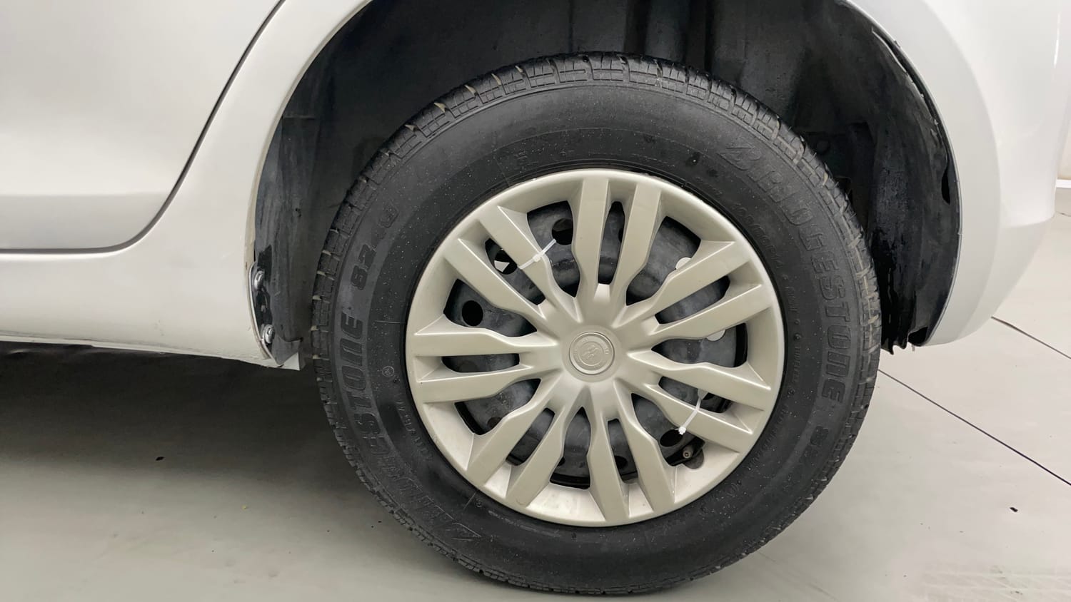 Used 2013 Maruti Suzuki Swift VXi Petrol Manual tyres LEFT REAR TYRE RIM VIEW