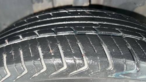 Used 2018 Renault Kwid 1.0 RXT AMT Opt Petrol Automatic tyres LEFT FRONT TYRE TREAD VIEW