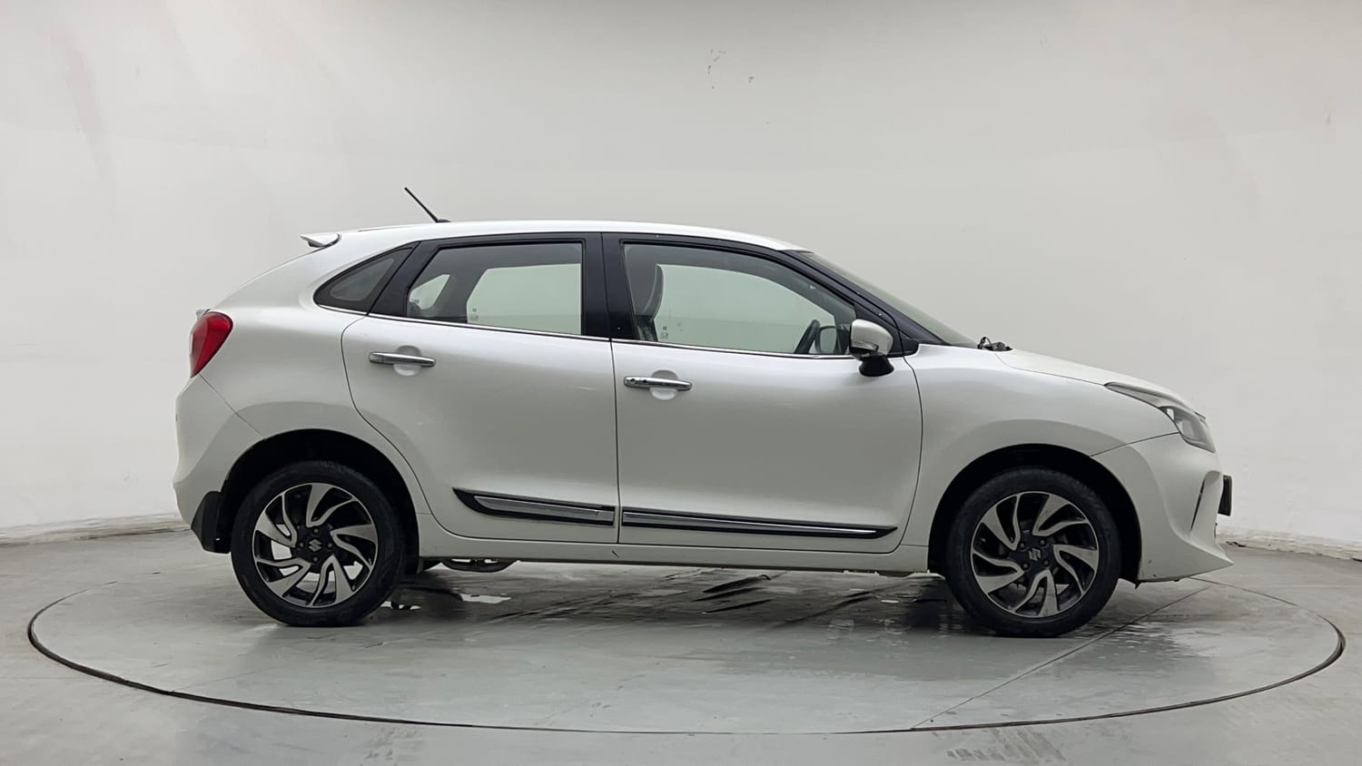 Used 2021 Maruti Suzuki Baleno Zeta Petrol Manual exterior RIGHT SIDE VIEW