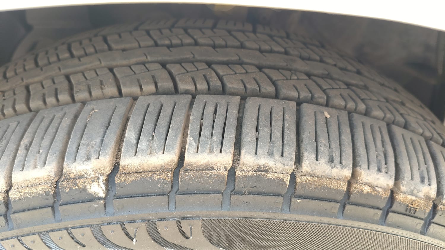 Used 2019 Ford EcoSport Titanium + 1.5L Ti-VCT AT Petrol Automatic tyres LEFT FRONT TYRE TREAD VIEW
