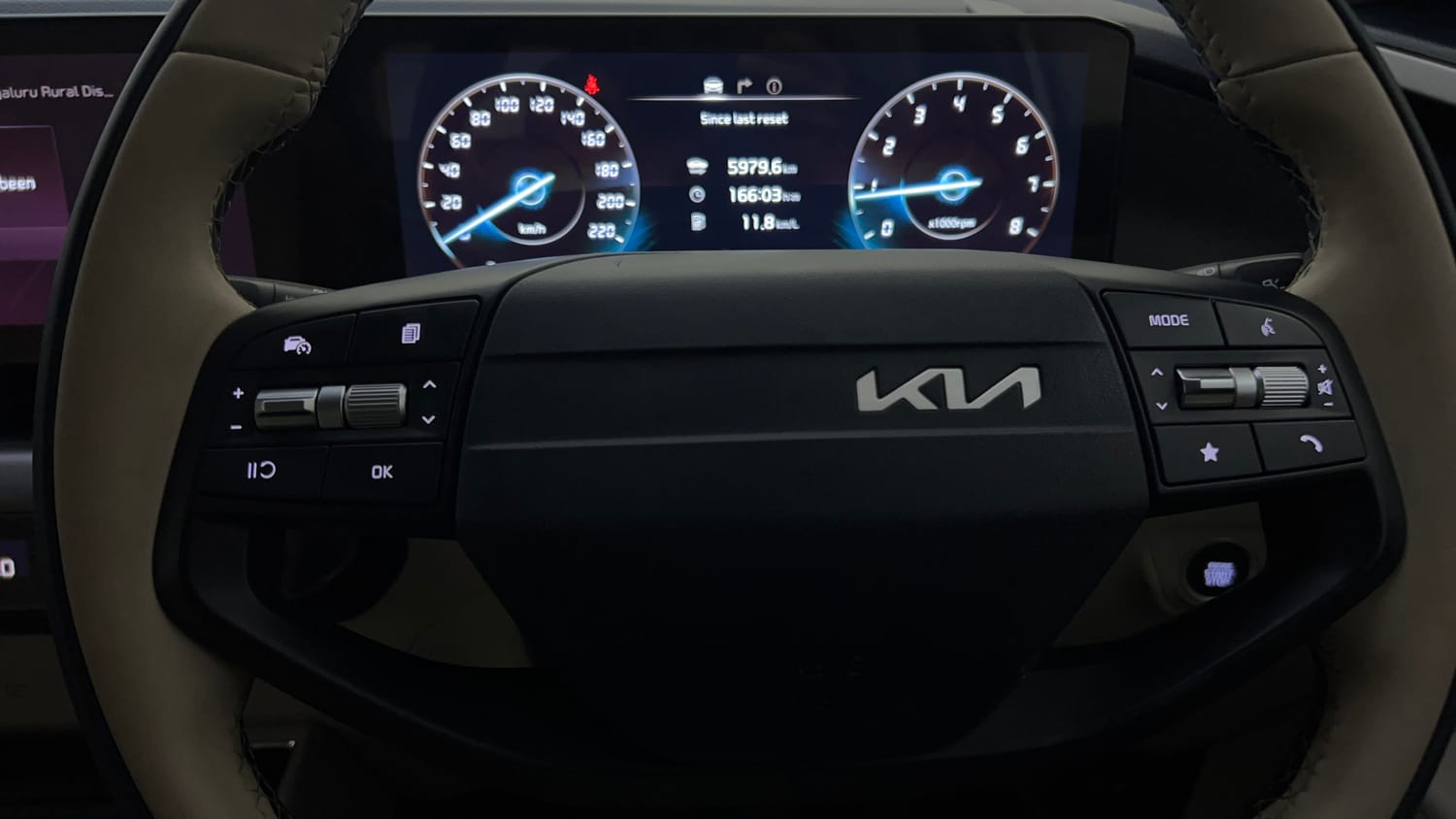 Used 2025 Kia Carens Clavis HTX Plus 1.5 Turbo Petrol 7STR MT Petrol Manual top_features Cruise control