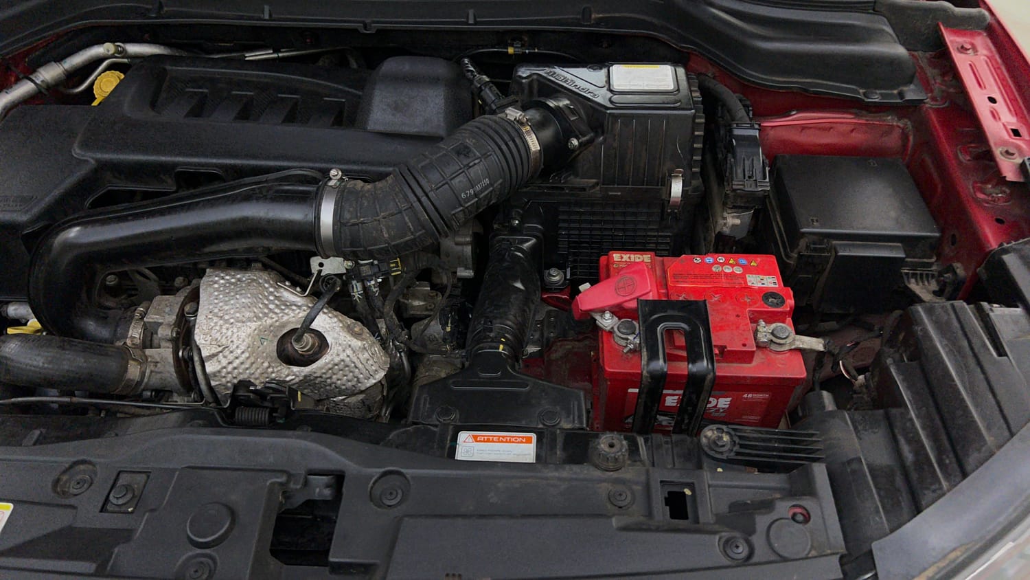 Used 2021 Mahindra XUV 300 W8 (O) 1.5 Diesel AMT Dual Tone Diesel Automatic engine ENGINE LEFT SIDE VIEW