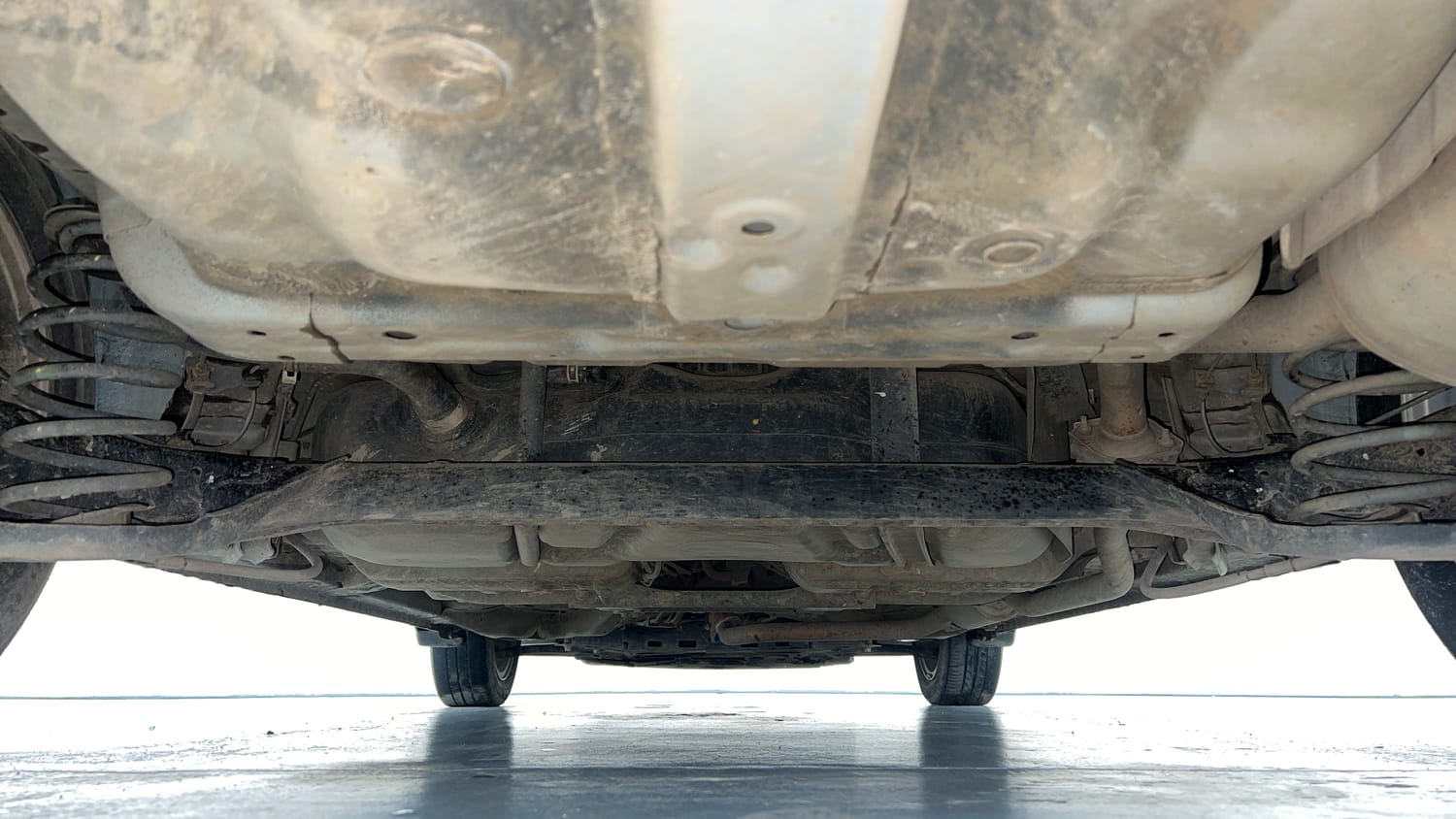 Used 2018 Honda City V Petrol Petrol Manual extra REAR UNDERBODY VIEW (TAKEN FROM REAR)