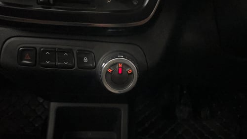 Used 2018 Renault Kwid 1.0 RXT AMT Opt Petrol Automatic interior GEAR  KNOB VIEW