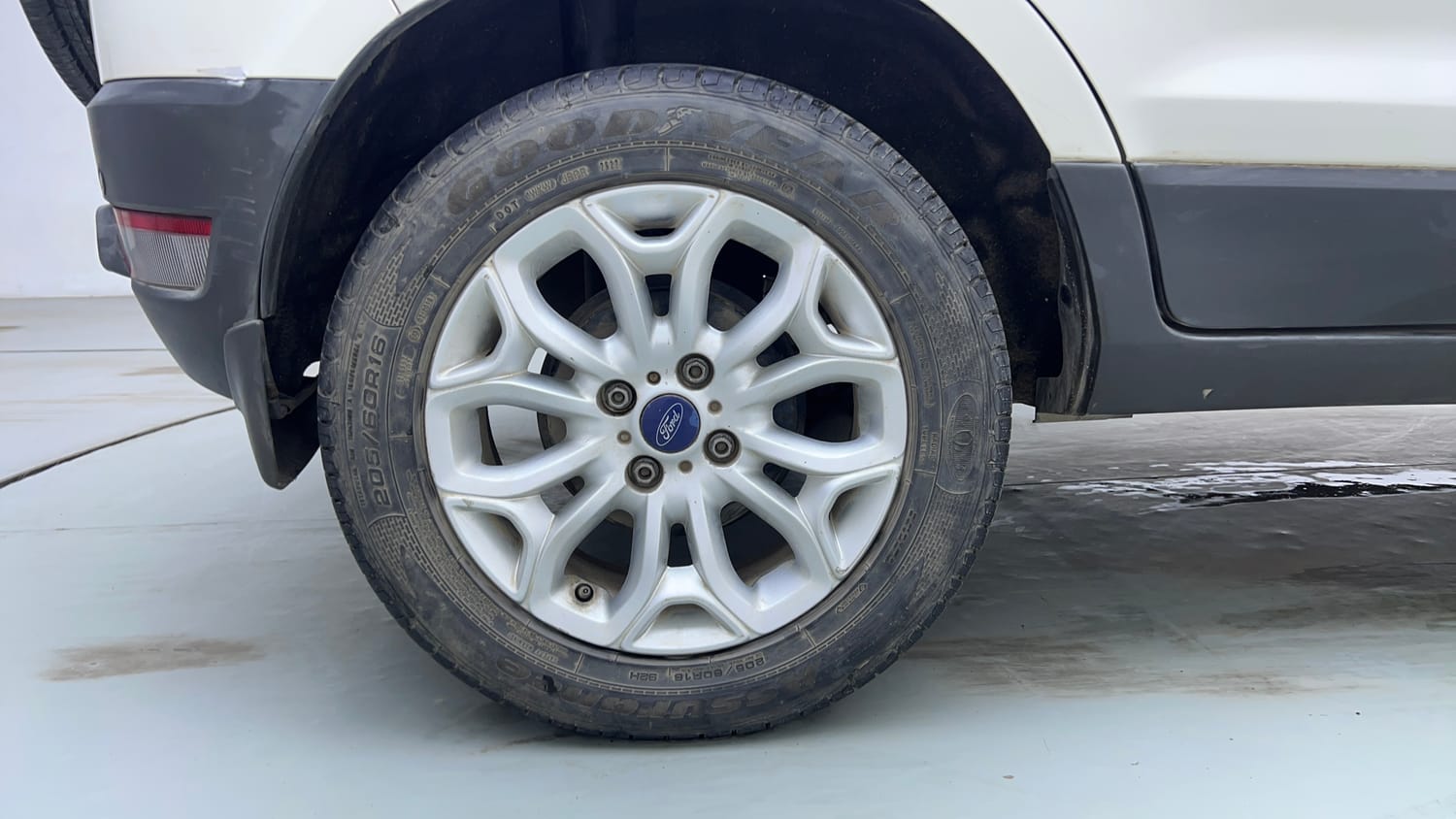 Used 2016 Ford EcoSport Titanium 1.5L Ti-VCT AT Petrol Automatic tyres RIGHT REAR TYRE RIM VIEW