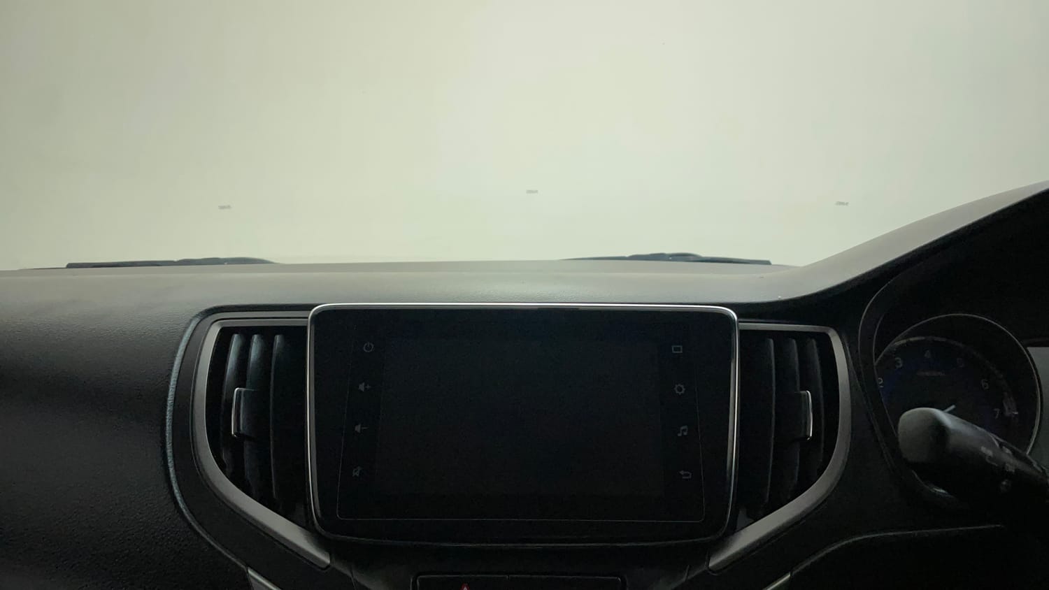 Used 2019 Maruti Suzuki Baleno Zeta Petrol Manual top_features Integrated (in-dash) music system
