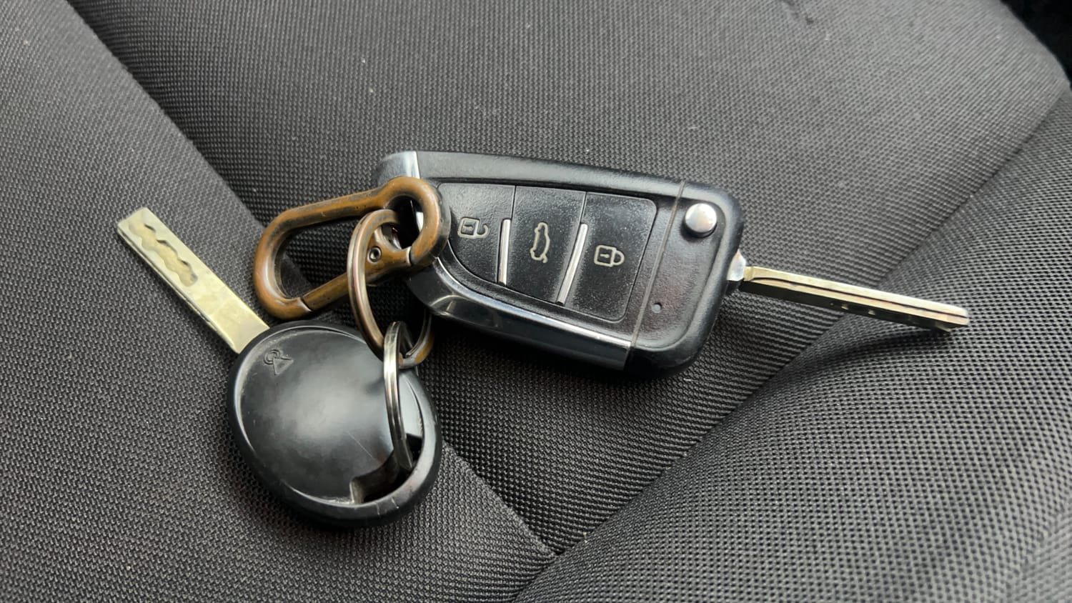 Used 2022 Tata Punch Pure MT Petrol Manual extra CAR KEY VIEW