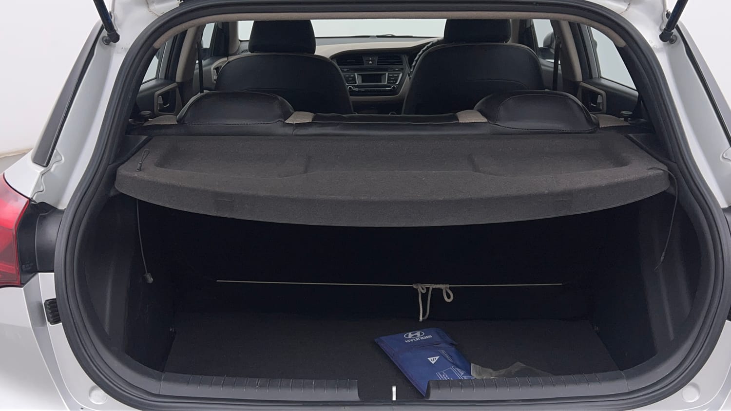 Used 2016 Hyundai Elite i20 Sportz 1.2 Petrol Manual interior DICKY INSIDE VIEW