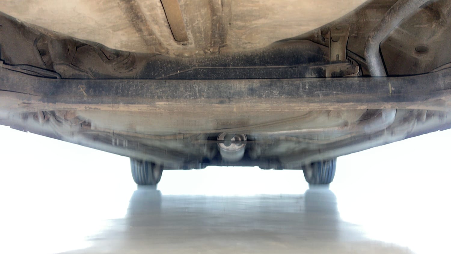 Used 2018 Maruti Suzuki Swift ZXi AMT Petrol Automatic extra REAR UNDERBODY VIEW (TAKEN FROM REAR)