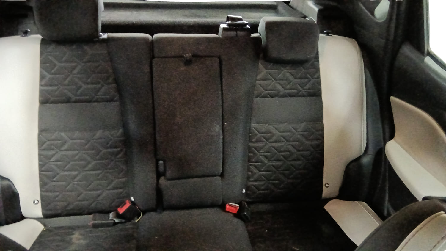 Used 2025 Nissan Magnite Tekna B4D 1.0 Petrol MT Petrol Manual interior REAR SEAT CONDITION VIEW