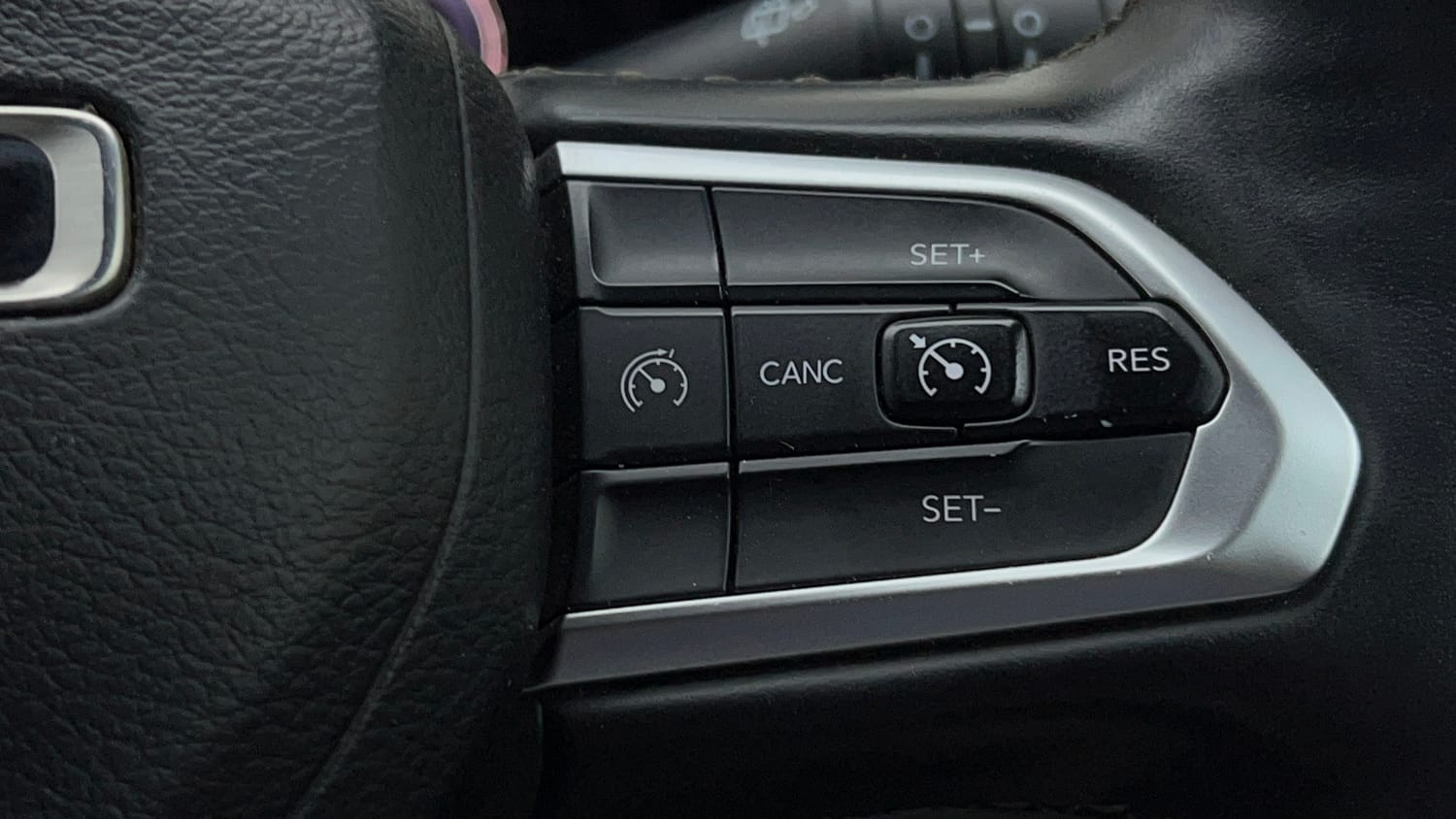 Used 2021 Jeep Compass Model S (O) 1.4 Petrol DCT Petrol Automatic top_features Cruise control