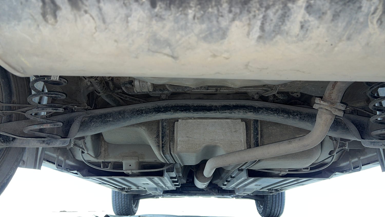 Used 2022 maruti-suzuki Vitara Brezza VXi Petrol Manual extra REAR UNDERBODY VIEW (TAKEN FROM REAR)