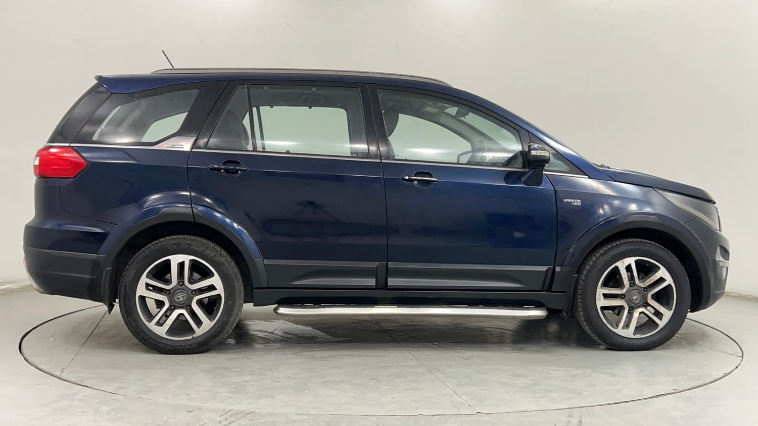Used 2018 Tata Hexa XT 4x2 7 STR Diesel Manual exterior RIGHT SIDE VIEW