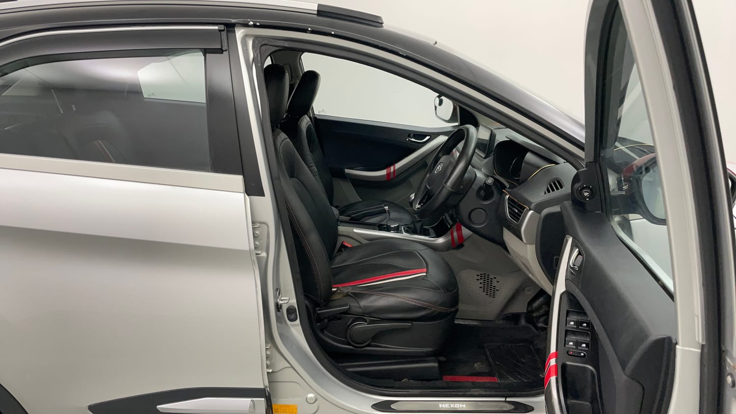 Used 2018 Tata Nexon XZ Plus Diesel Diesel Manual interior RIGHT SIDE FRONT DOOR CABIN VIEW