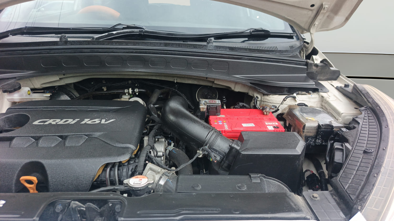 Used 2019 Hyundai Creta SX 1.6 AT CRDi Diesel Automatic engine ENGINE LEFT SIDE HINGE & APRON VIEW