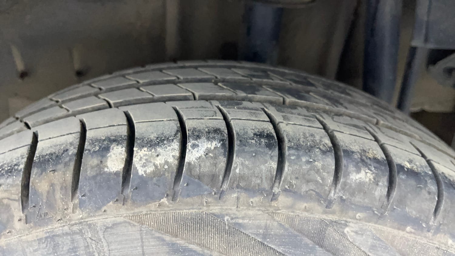 Used 2018 Tata Tiago Revotron XT Petrol Manual tyres LEFT REAR TYRE TREAD VIEW