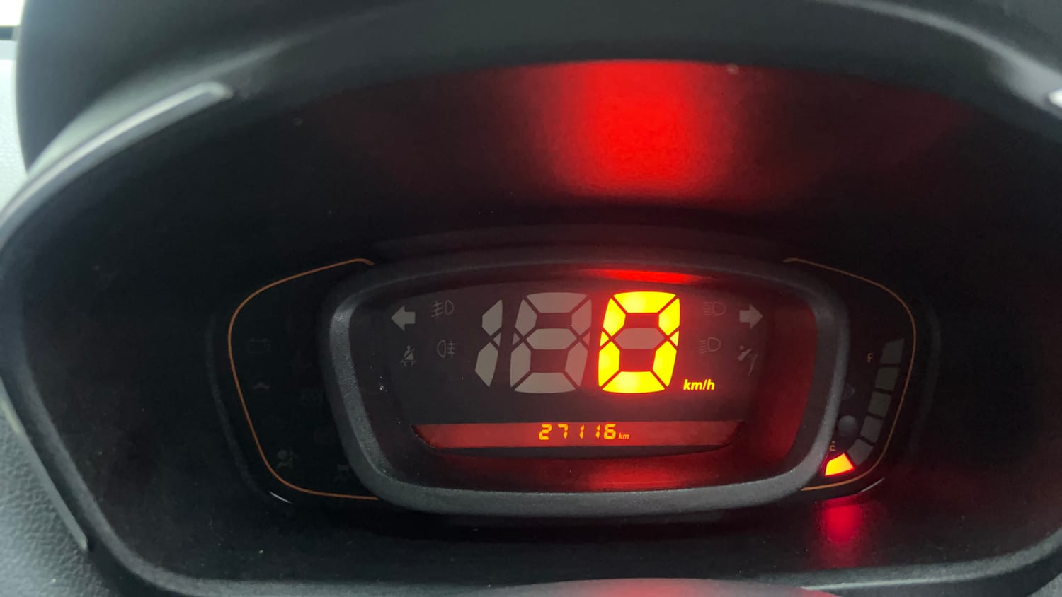 Used 2017 Renault Kwid RXT Petrol Manual interior CLUSTERMETER VIEW