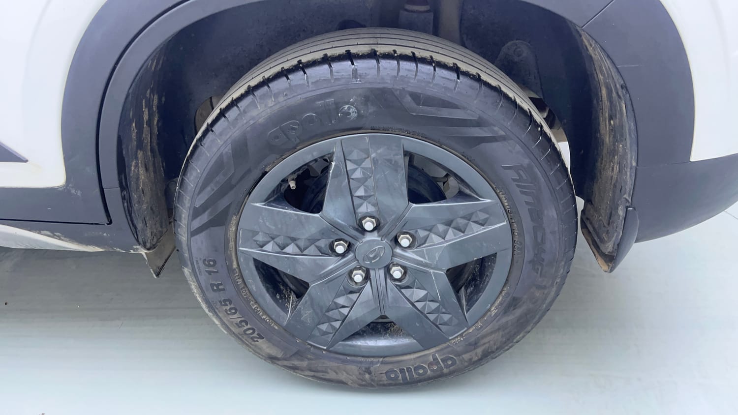 Used 2022 Hyundai Creta S 1.5 Petrol iMT Petrol Manual tyres LEFT REAR TYRE RIM VIEW